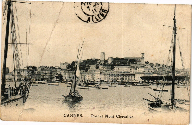 Carte postale ancienne Cannes - Port et Mont-Chevalier à Cannes