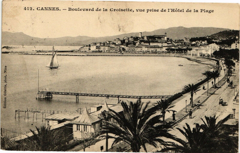 Carte postale ancienne Cannes Boulevard de la Croisette, vue prise de l'Hotel de la Plage à Cannes