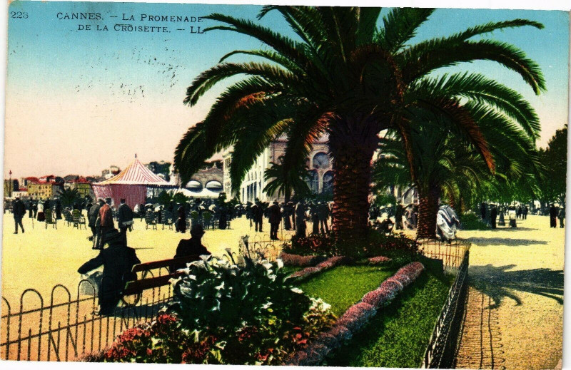 Carte postale ancienne Cannes - La Promenade de La Croisette. à Cannes