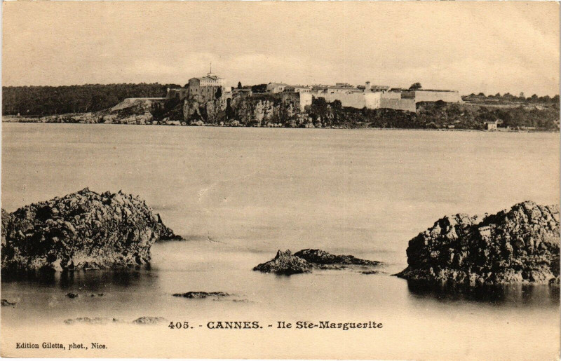 Carte postale ancienne Cannes - Ile Ste - Marguerite à Cannes