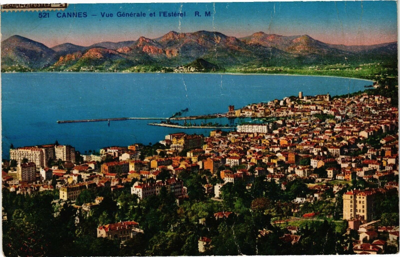 Carte postale ancienne Cannes - Vue Générale et l'Esterel à Cannes