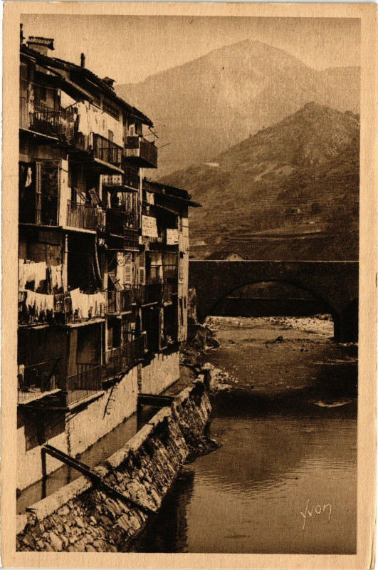 Carte postale ancienne Environs de Nice - Sospel - Les vieilles Maisons sur la Bévéra à Nice
