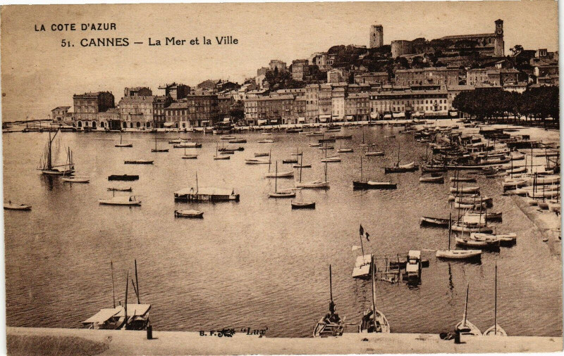 Carte postale ancienne La Cote d'Azur - Cannes - La Mer et la Ville à Cannes
