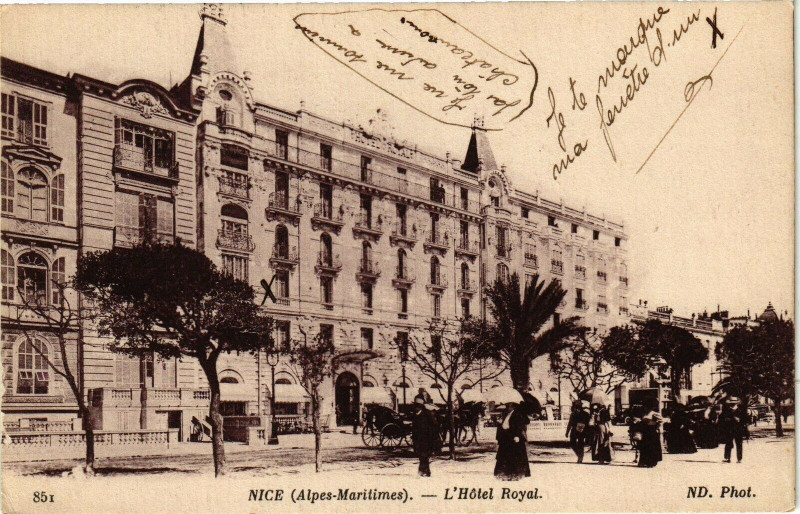 Carte postale ancienne Nice (Alpes-Maritimes ) - L'Hotel Royal à Nice
