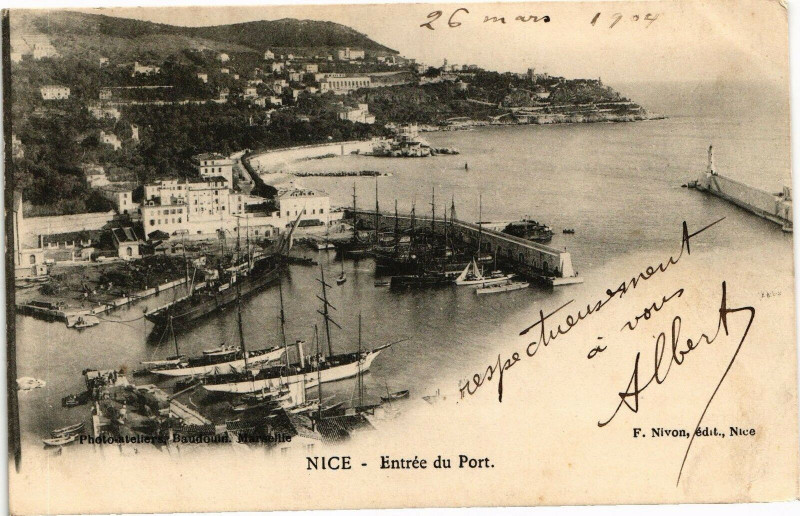Carte postale ancienne Nice - Entrée du Port à Nice