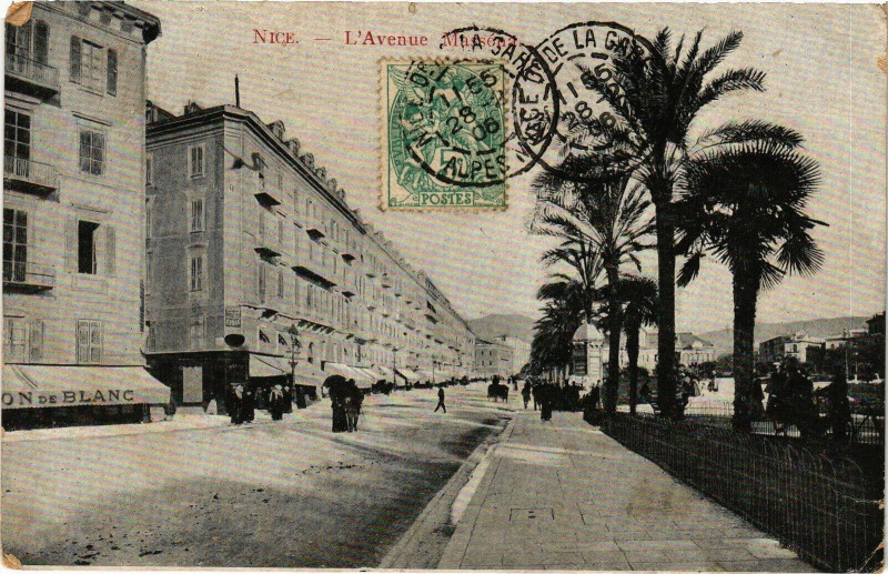 Carte postale ancienne Nice - l'Avenue Masséna à Nice
