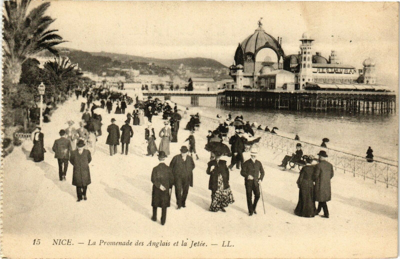 Carte postale ancienne Nice - La Promenade des Anglais et la Jetée à Nice