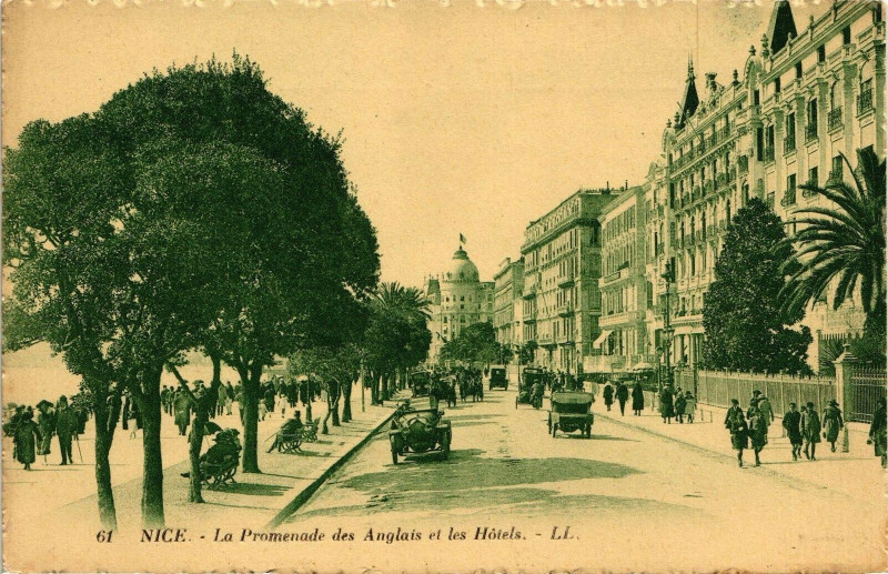 Carte postale ancienne Nice - La Promenade des Anglais et les Hotels à Nice