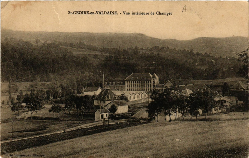 Carte postale ancienne Saint-Geoire-en-Valdaine - Vue Intérieure de Champet à Saint-Geoire-en-Valdaine