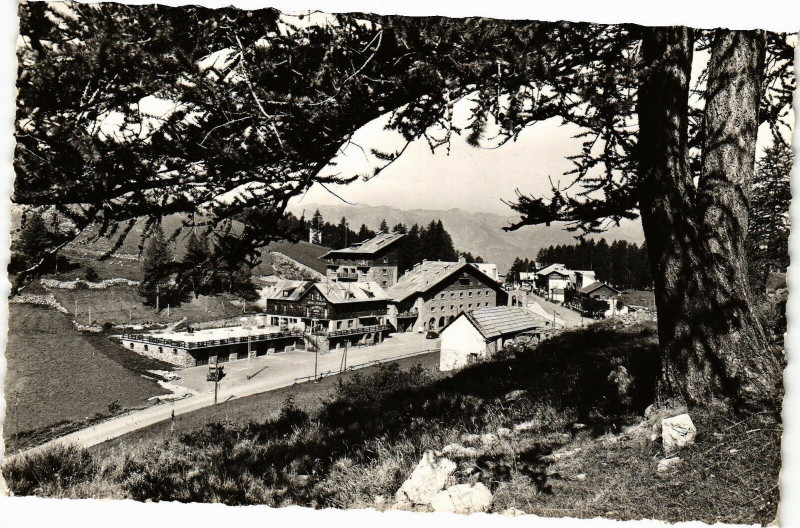 Carte postale ancienne Valberg - Vue générale a travers