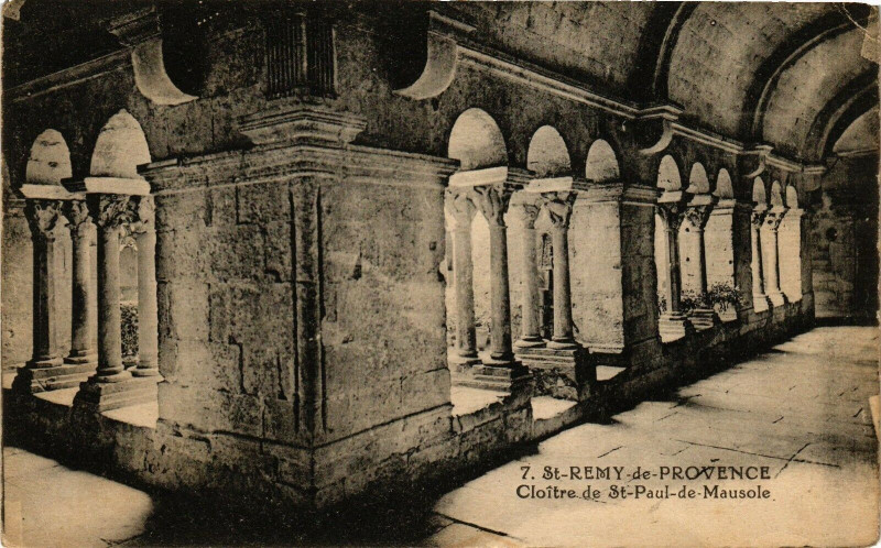 Carte postale ancienne St. remy de Vence cloitre de St-Paul de mausole à Vence