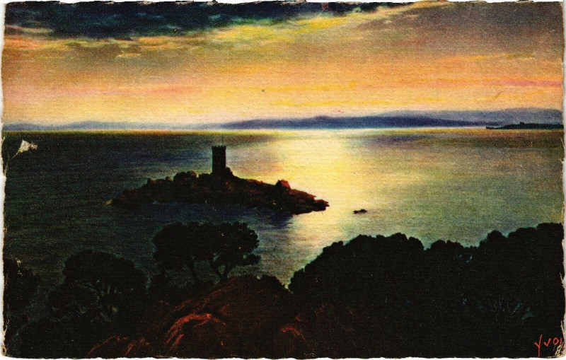 Carte postale ancienne Saint Raphael Agay - L'Lle Or Au Coucher