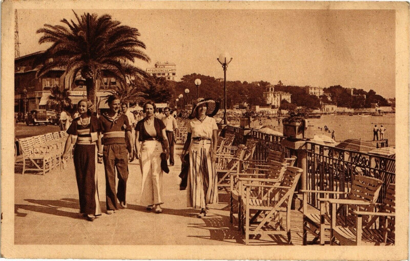 Carte postale ancienne Juan-les-Pins - La promenade