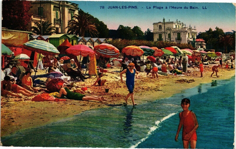 Carte postale ancienne Juan-les-Pins - La plage A L'Heure