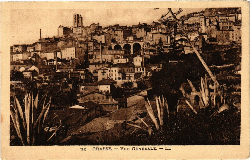 Carte postale ancienne Grasse - Vue générale à Grasse