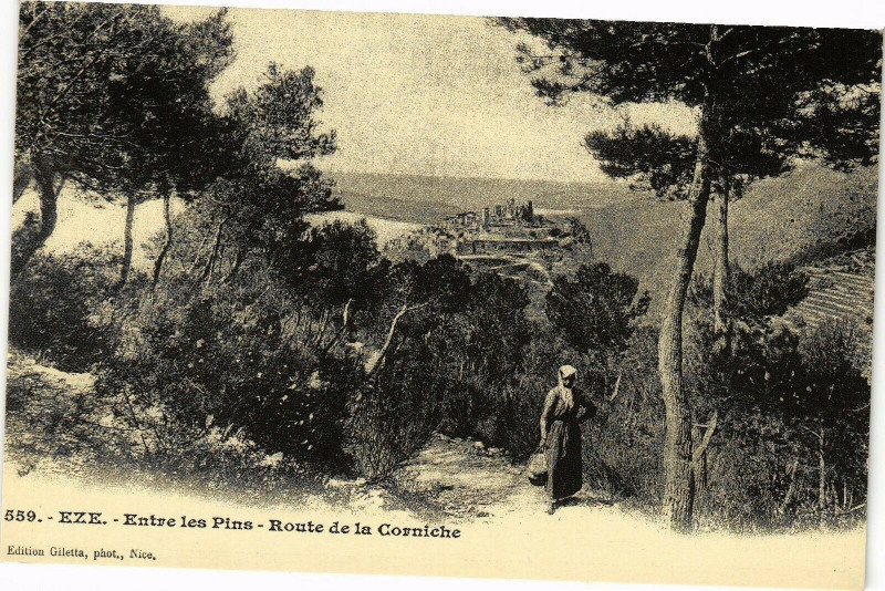 Carte postale ancienne Eze - Entree les pins à Èze