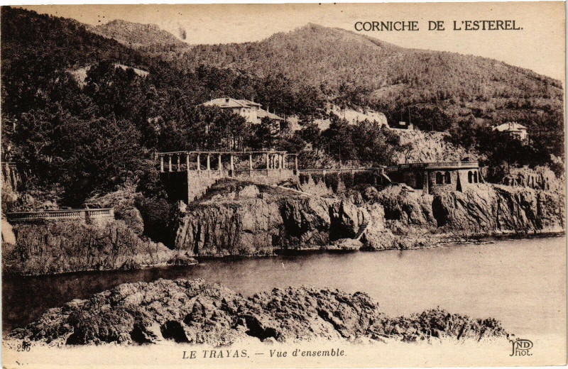 Carte postale ancienne Corniche de l'Esterel - Le Trayas - Vue d'ensemble