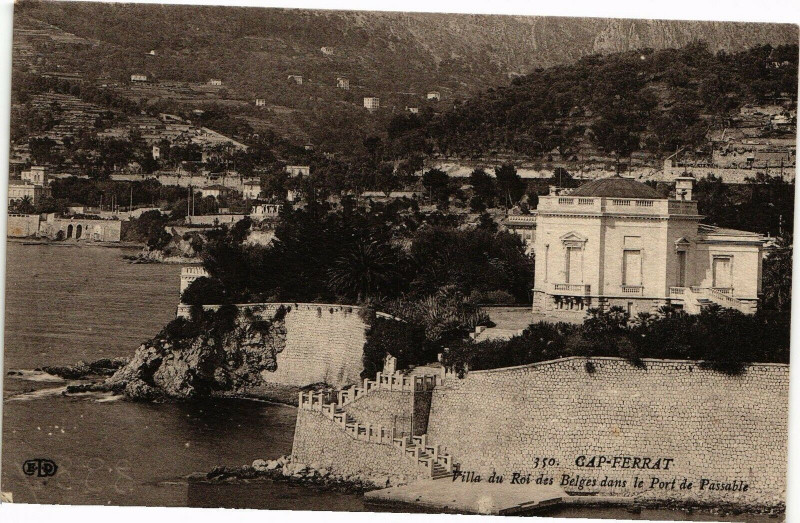 Carte postale ancienne Cap Ferrat - Villa du roi des belges dans