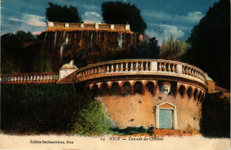Carte postale ancienne Nice - Cascade du Chateau à Nice