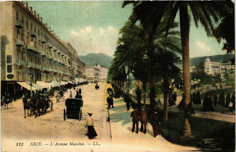Carte postale ancienne Nice - L'Avenue Masséna à Nice