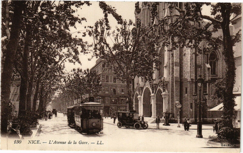 Carte postale ancienne Nice - L'Avenue de la Gare à Nice