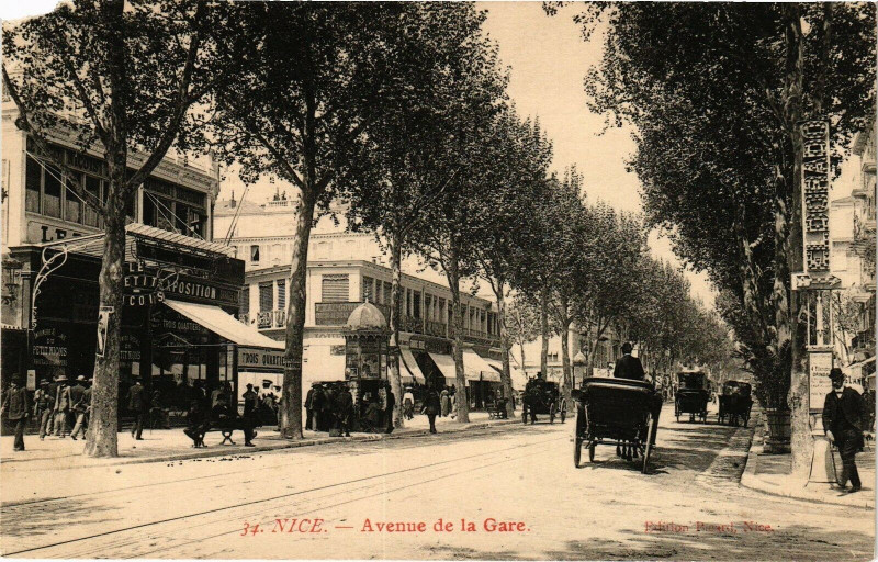 Carte postale ancienne Nice - L'Avenue de la Gare à Nice