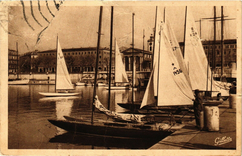 Carte postale ancienne Nice - Le Port - Les Régatés à Nice