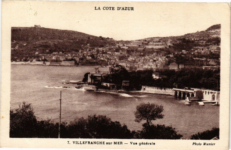 Carte postale ancienne Villefranche - vUE générale