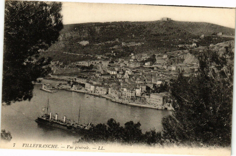 Carte postale ancienne Villefranche - Vue générale
