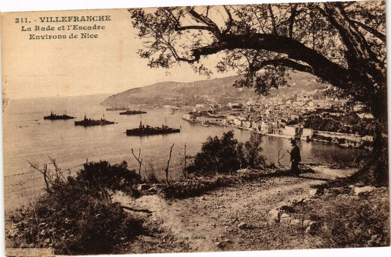 Carte postale ancienne Villefranche - La rade et l'escadre