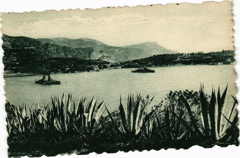 Carte postale ancienne Villefranche - La rade de