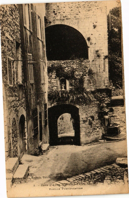 Carte postale ancienne Saint-Paul - Vieille fortification