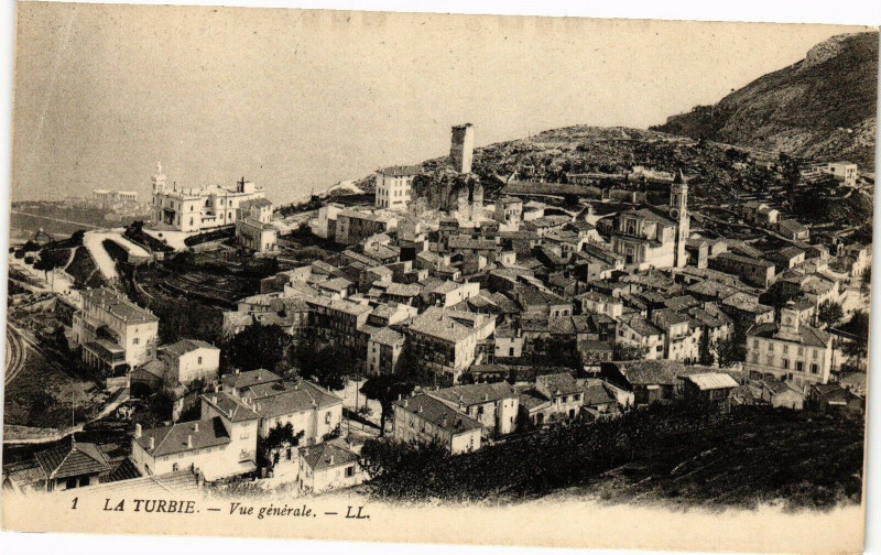 Carte postale ancienne La Turbie - Vue générale à La Turbie