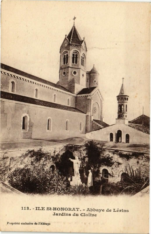 Carte postale ancienne Ile Saint-Honorat - Abbaye de lerins
