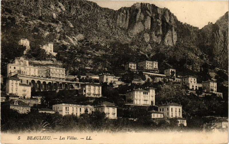 Carte postale ancienne Beaulieu - Les villas