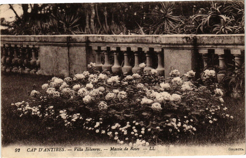 Carte postale ancienne Antibes - Villa eilenroc à Antibes