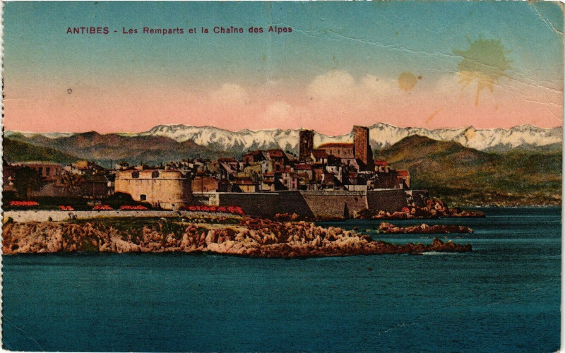 Carte postale ancienne Antibes - Les remparts à Antibes