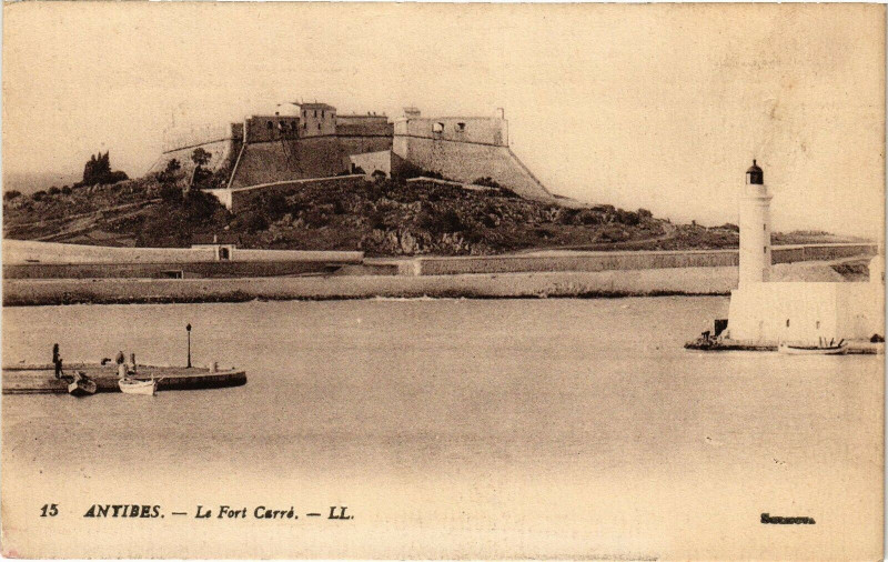 Carte postale ancienne Antibes - Le forte carre à Antibes