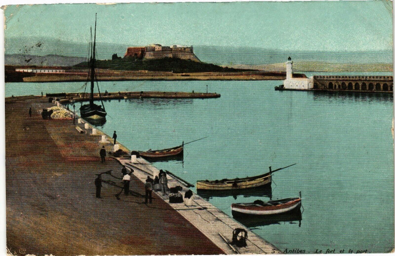 Carte postale ancienne Antibes - La fort et le port à Antibes