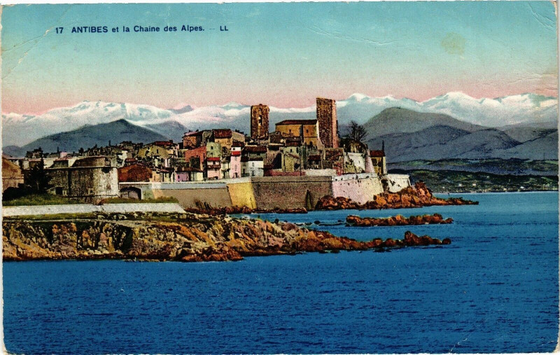 Carte postale ancienne Antibes - et la chaine des alpes à Antibes