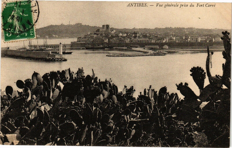 Carte postale ancienne Antibes - Vue générale prise du à Antibes