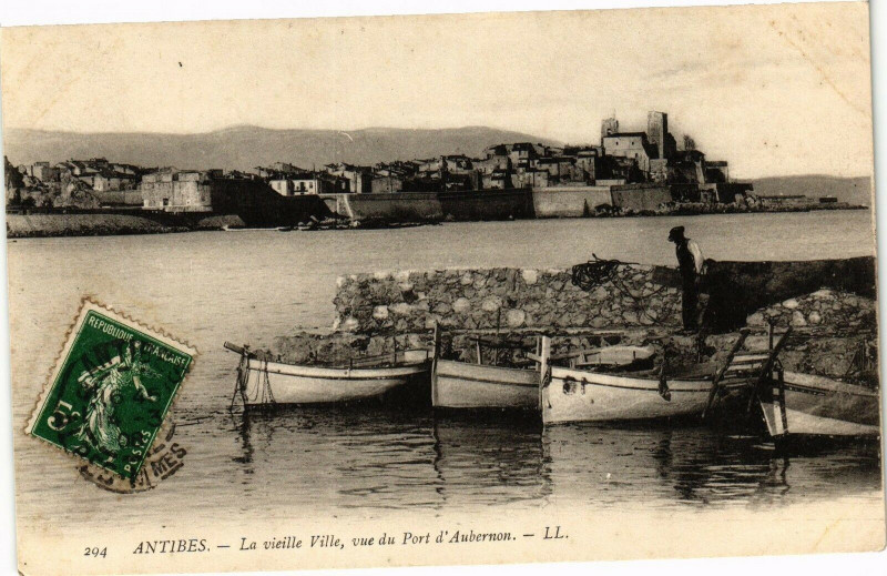 Carte postale ancienne Antibes - La vieille ville à Antibes