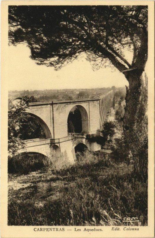 Carte postale ancienne Carpentras Les Aqueducs à Carpentras