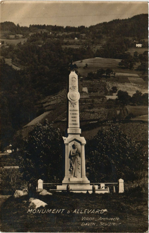 Carte postale ancienne Monument d'Allevard à Allevard