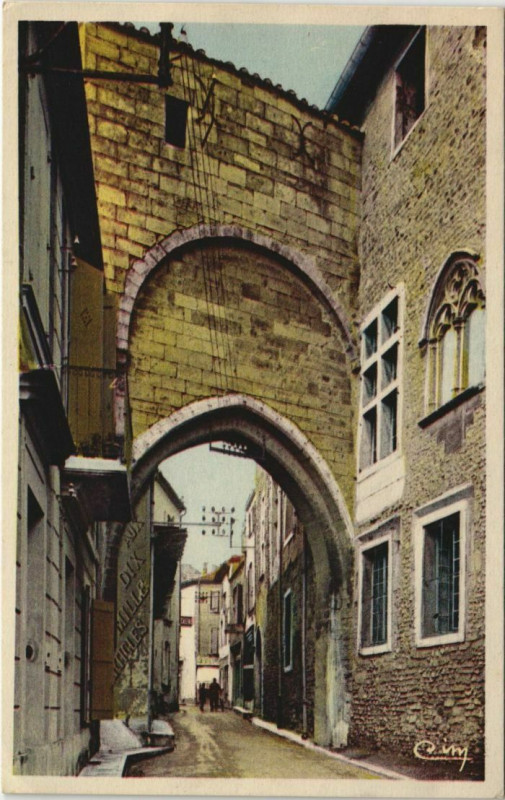 Carte postale ancienne Valreas Porte Simiane à Valréas