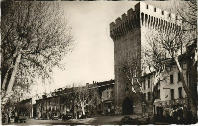 Carte postale ancienne Carpentras La Porte d'Orange à Carpentras