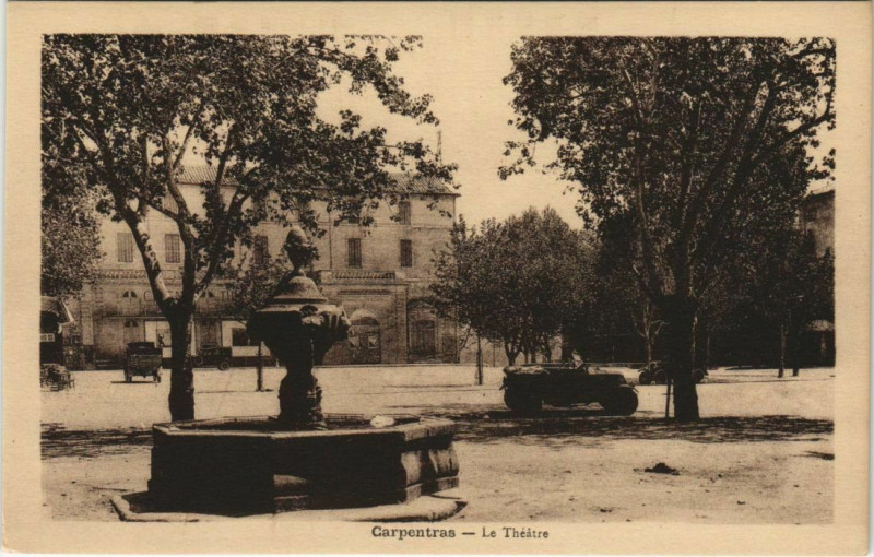 Carte postale ancienne Carpentras Le Theatre à Carpentras