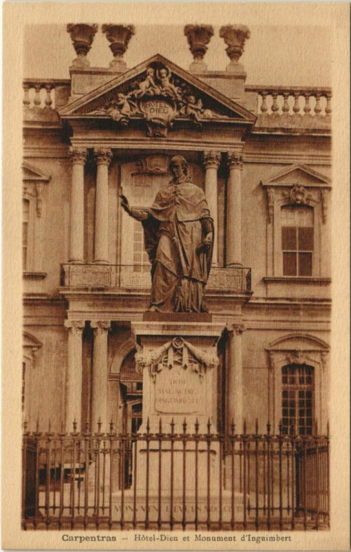 Carte postale ancienne Carpentras Hotel-Dieu et Monument d'Inguimbert à Carpentras