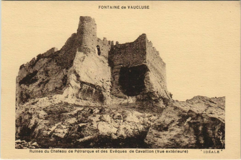 Carte postale ancienne Fontaine-De-Vaucluse Ruines du Chateau de Petrarque à Fontaine-de-Vaucluse