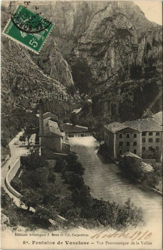 Carte postale ancienne Fontaine-De-Vaucluse Vue Panoramique de la Vallee à Fontaine-de-Vaucluse